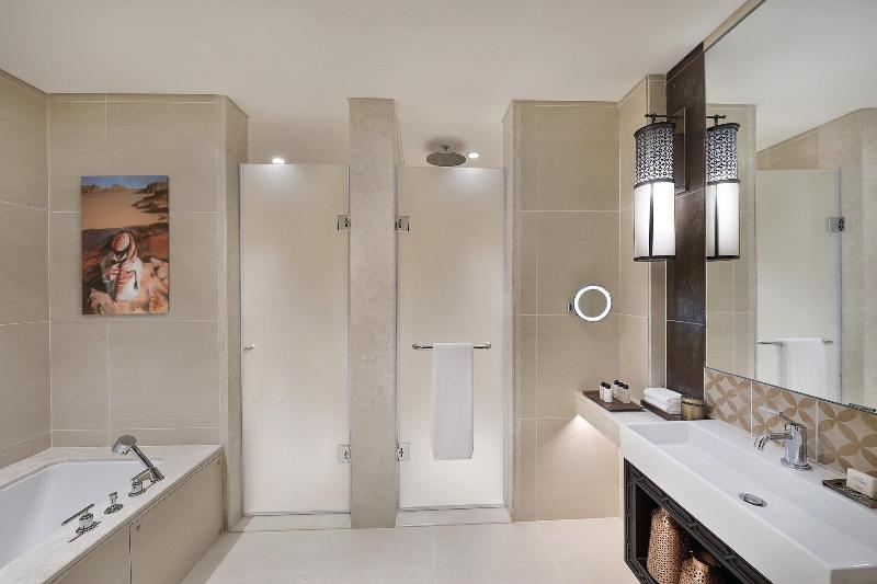 سوئیت با تخت بزرگ, Al Manara, A Luxury Collection Hotel, Aqaba