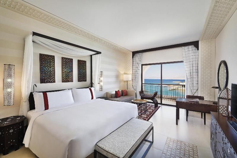 اتاق سوپریور با چشم‌انداز استخر, Al Manara, A Luxury Collection Hotel, Aqaba