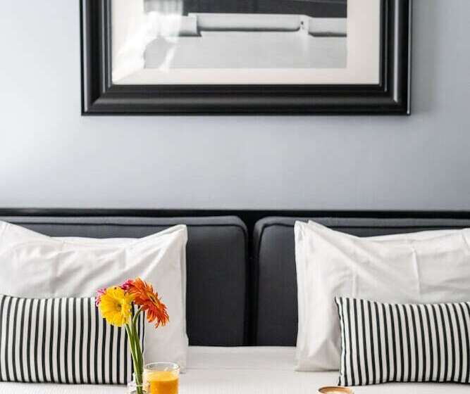 اتاق استاندارد, Athenian Riviera Hotel& Suites
