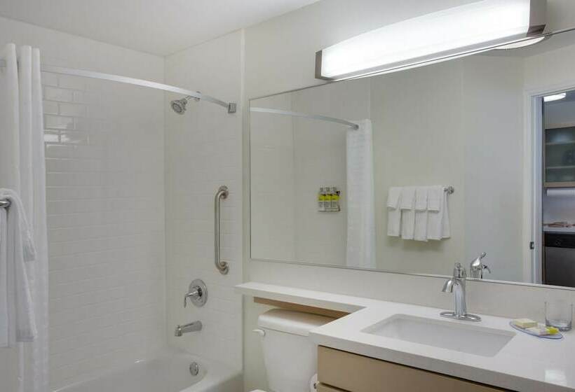 Studio Standard, Candlewood Suites Miami Intl Airport  36th St