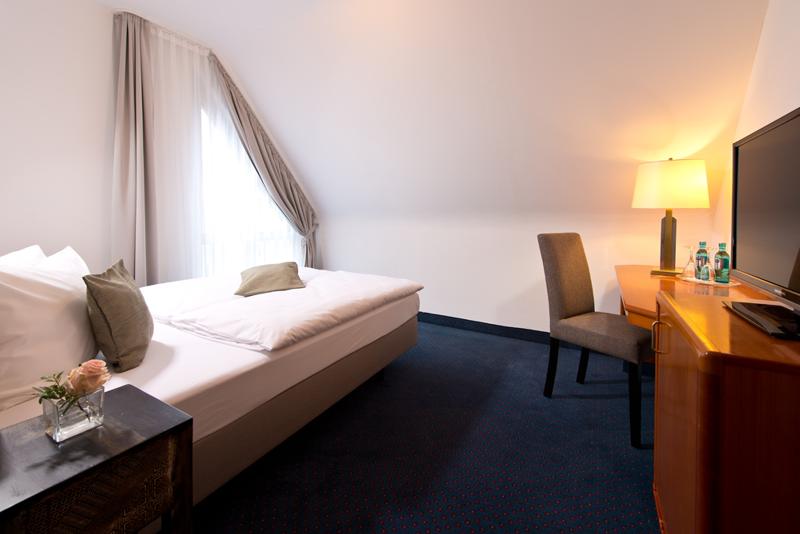 اتاق استاندارد برای معلولان, Holiday Inn Express & Suites   Brantford, An Ihg