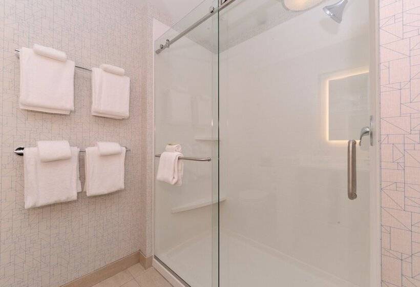 سوئیت برای معلولان, Holiday Inn Express Melbourne West, An Ihg