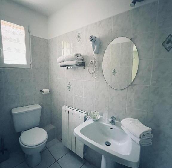 اتاق استاندارد, Hôtel Le Moulin D'olt