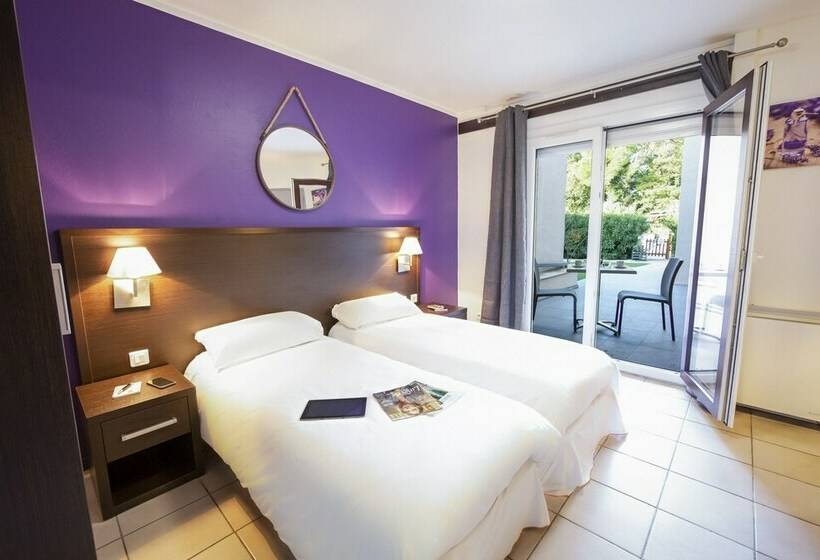 اتاق استاندارد, Les Pins Blancs En Provence