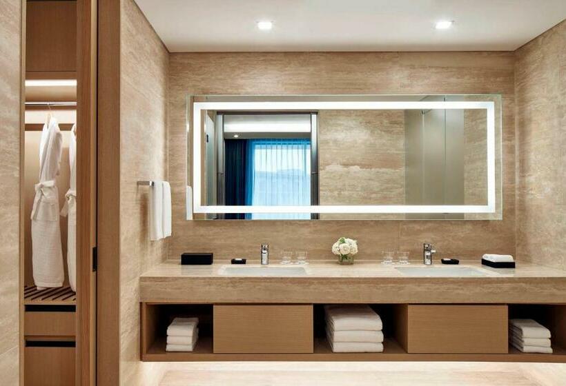 Deluxe Suite King Bed, Marriott Jeju Shinhwa World