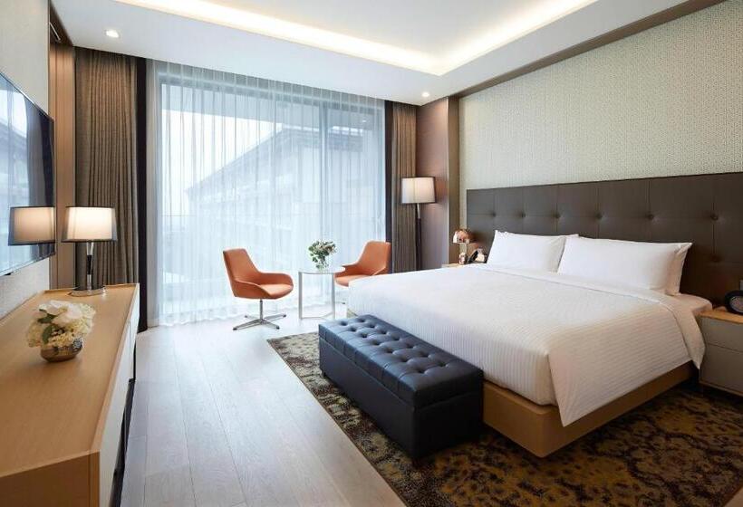 Deluxe Suite King Bed, Marriott Jeju Shinhwa World