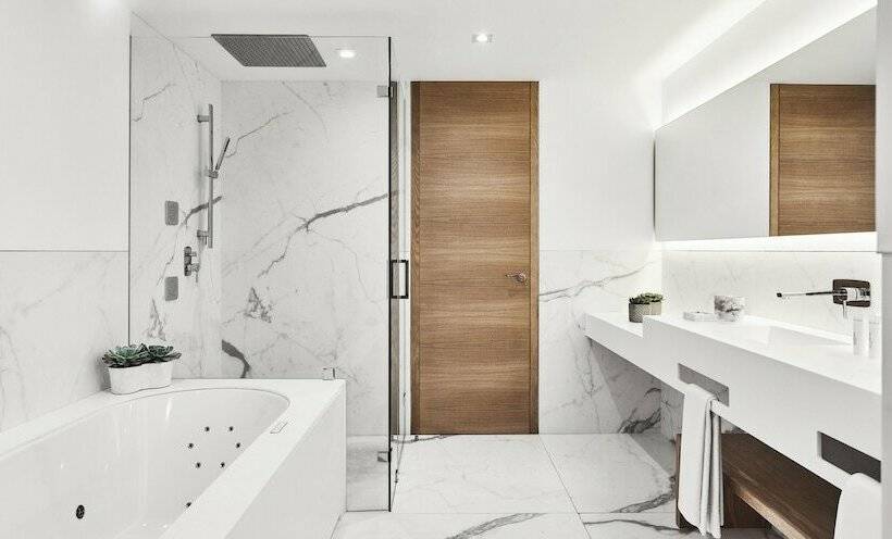 سوییت لوکس, Nobu Hotel Marbella