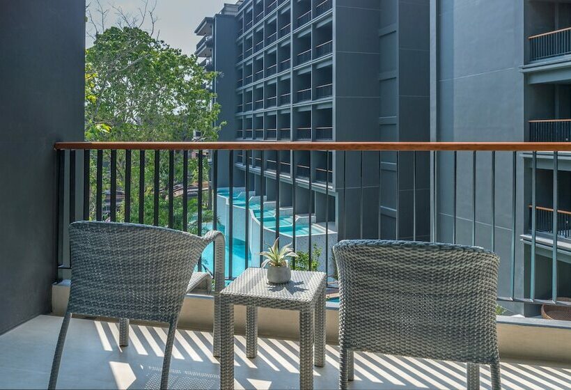 اتاق لوکس با چشم‌انداز استخر, Panan Krabi Resort