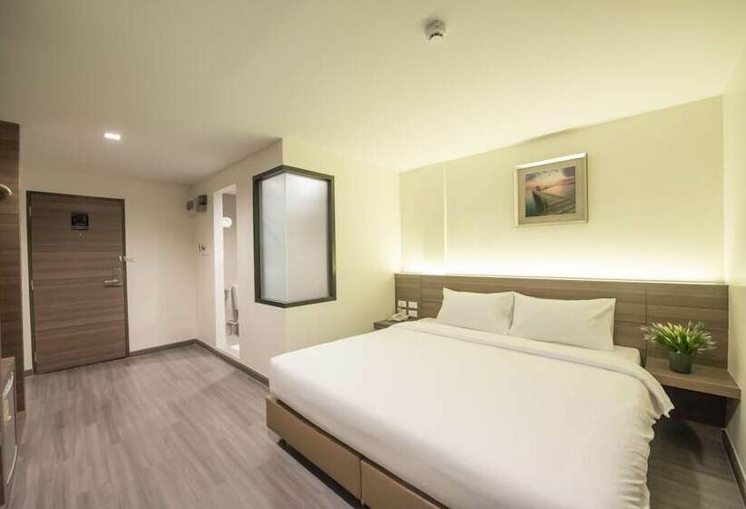 اتاق لوکس با تخت بزرگ, Sovereign Group Hotel At Pratunam