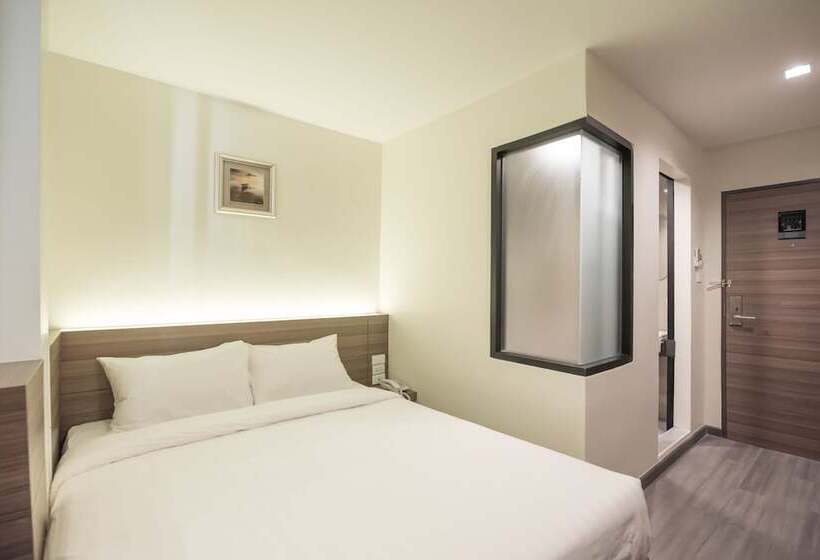 اتاق استاندارد با تخت دو نفره بزرگ, Sovereign Group Hotel At Pratunam