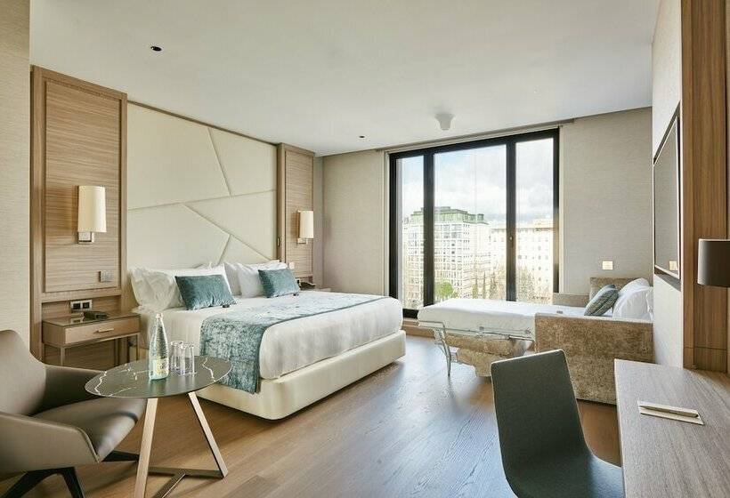 Premium Triple Room, Vp Plaza Espana Design