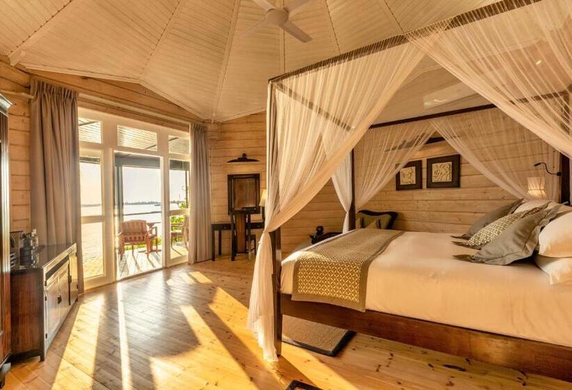 ویلا پریمیوم 1 خوابه, Komandoo Island Resort & Spa