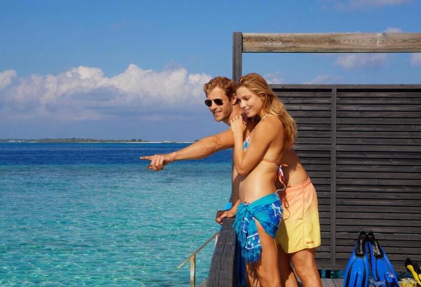 ویلای 1 خوابه, Komandoo Island Resort & Spa