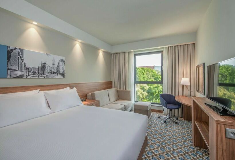 اتاق خانوادگی, Hampton By Hilton Oswiecim
