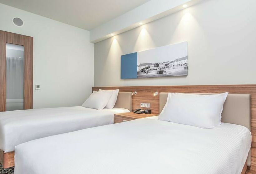 اتاق استاندارد, Hampton By Hilton Oswiecim