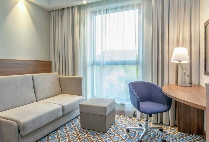 اتاق خانوادگی, Hampton By Hilton Oswiecim