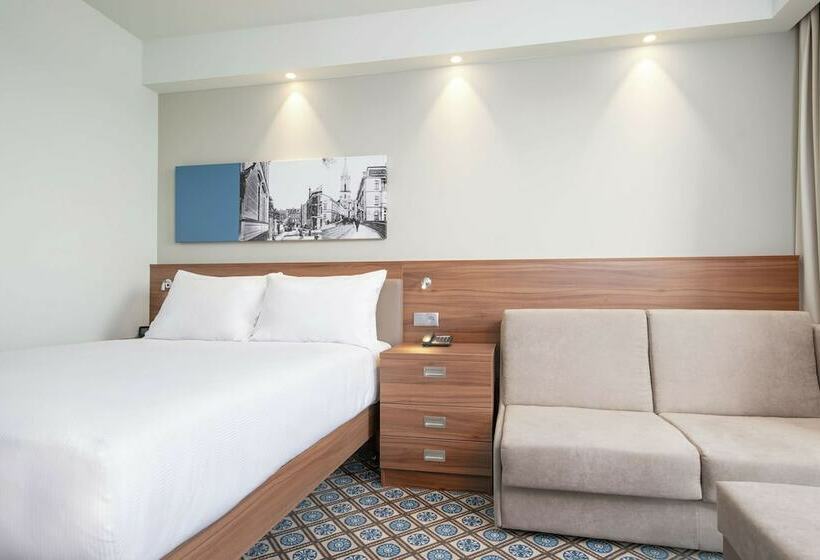 اتاق خانوادگی, Hampton By Hilton Oswiecim