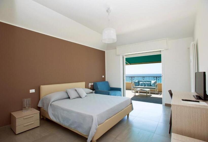 اتاق لوکس با چشم‌انداز دریا, B&b Ligure Rooms