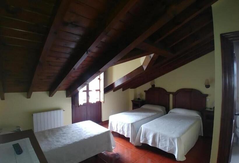 اتاق استاندارد سه نفره, El Pedroso