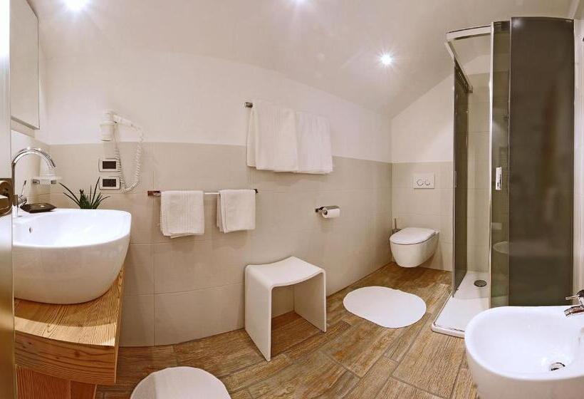 اتاق استاندارد سه تخته با بالکن, Mountain B&b   La Scalira