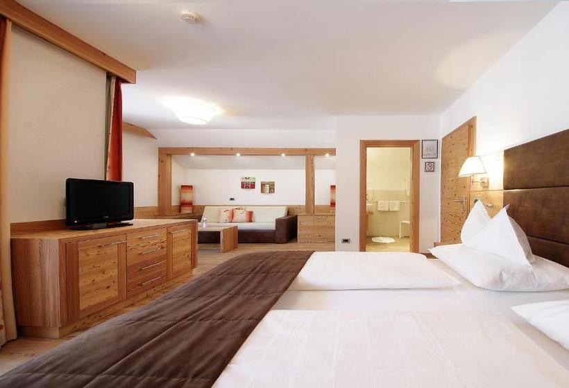 اتاق استاندارد سه تخته با بالکن, Mountain B&b   La Scalira