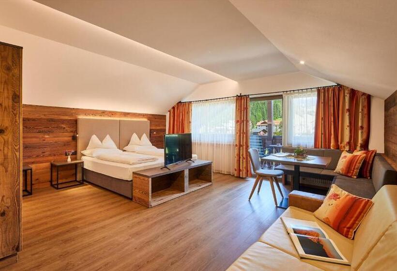 اتاق سوپریور سه تخته, Mountain B&b   La Scalira
