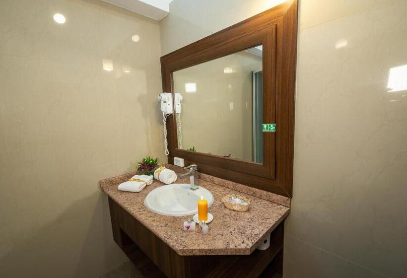 سوئیت با تخت بزرگ, Quindeloma Art Hotel And Gallery