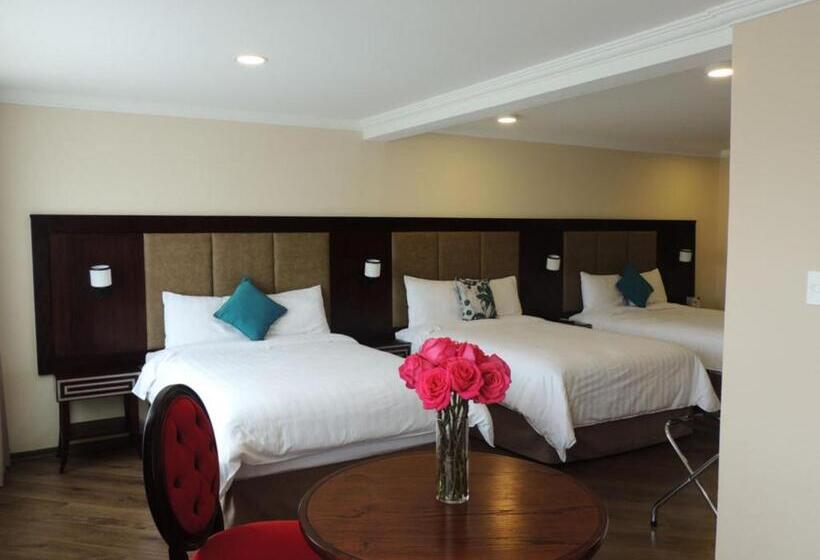 اتاق لوکس سه تخته, Quindeloma Art Hotel And Gallery