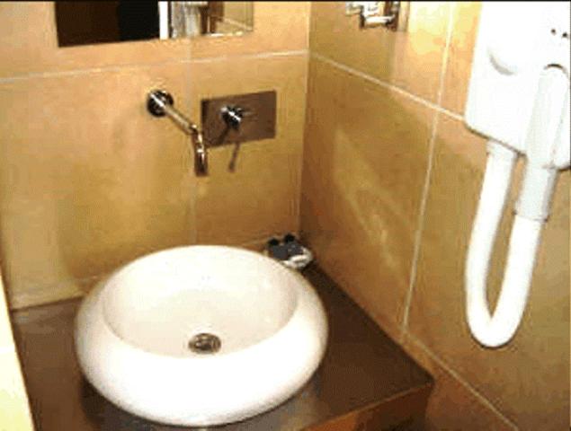 اتاق استاندارد, Aegli
