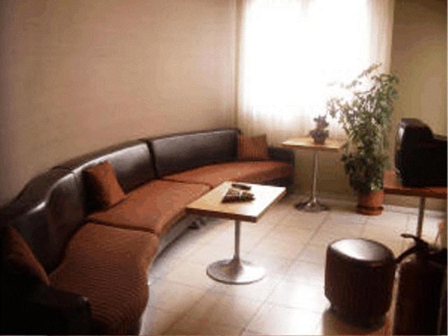 اتاق استاندارد سه نفره, Aegli