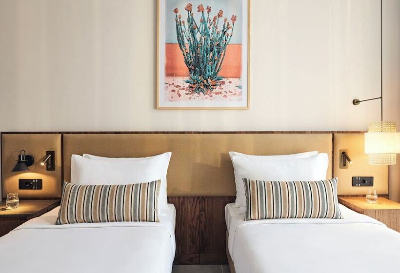 اتاق استاندارد با چشم‌انداز استخر, Hyde Bodrum - Adult Only