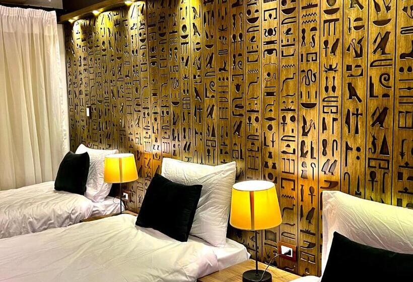 اتاق استاندارد سه تخته با چشم‌انداز, New Museum, Pyramids Inn