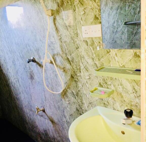 اتاق اکونومی, Hamba Hostel For Safari