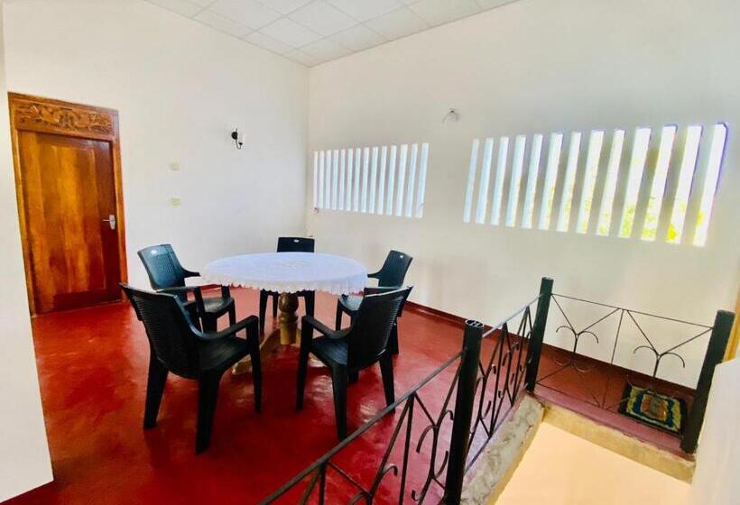 ویلای 2 خوابه, Hamba Hostel For Safari