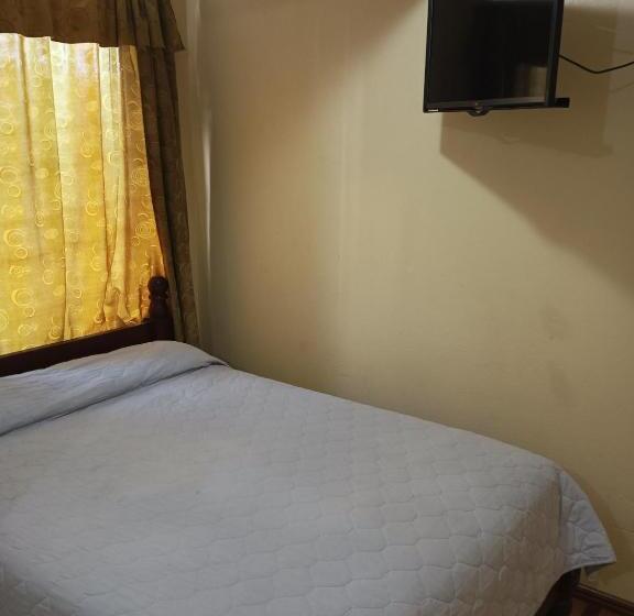 اتاق اکونومی, Hostal Puertas Del Sol