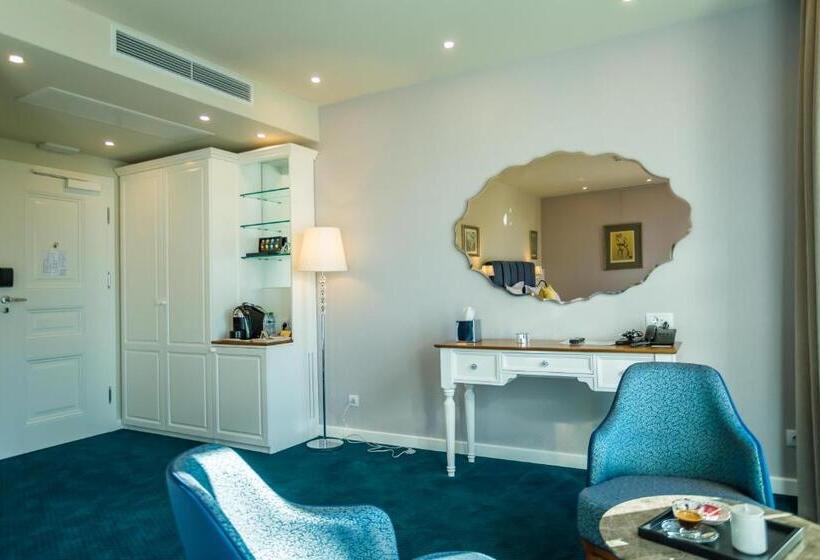 اتاق استاندارد با بالکن و چشم‌انداز دریا, Residence Promenade