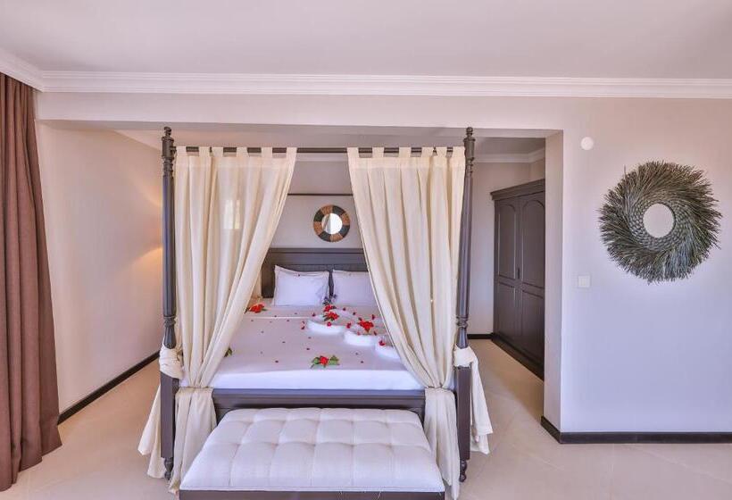 سوئیت با تخت بزرگ, Hill House Adult Only