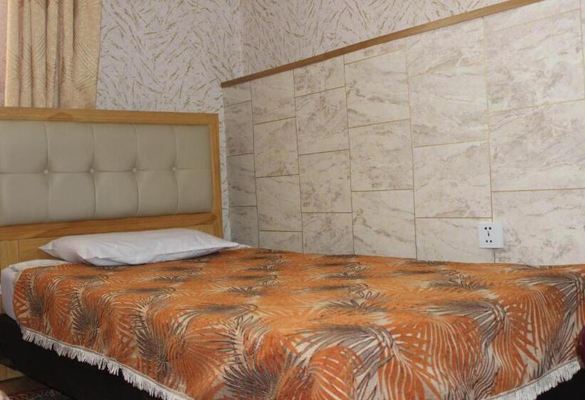 اتاق اکونومی, City Hostel & Tours