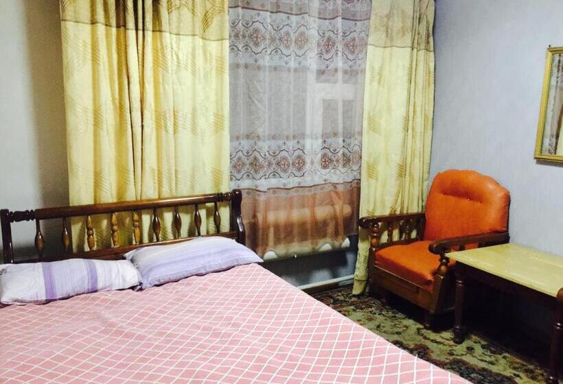 اتاق استاندارد یک نفره, City Hostel & Tours