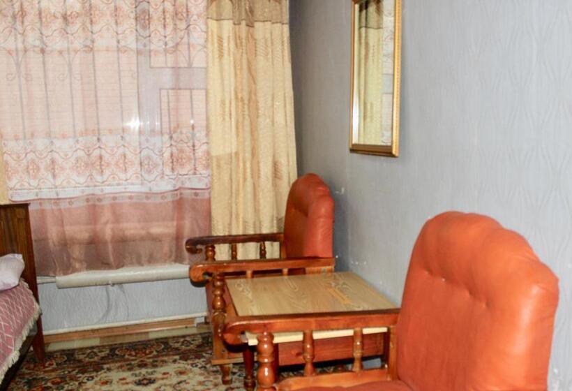اتاق استاندارد یک نفره, City Hostel & Tours