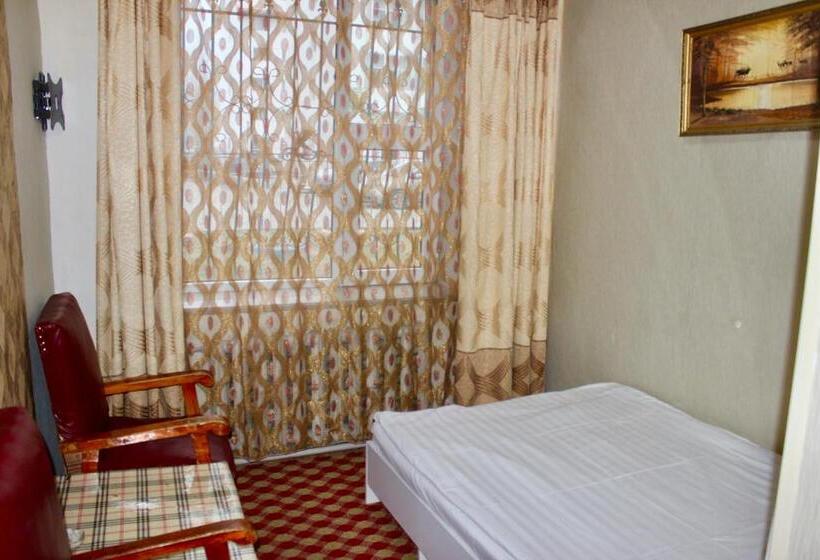 اتاق استاندارد یک نفره, City Hostel & Tours