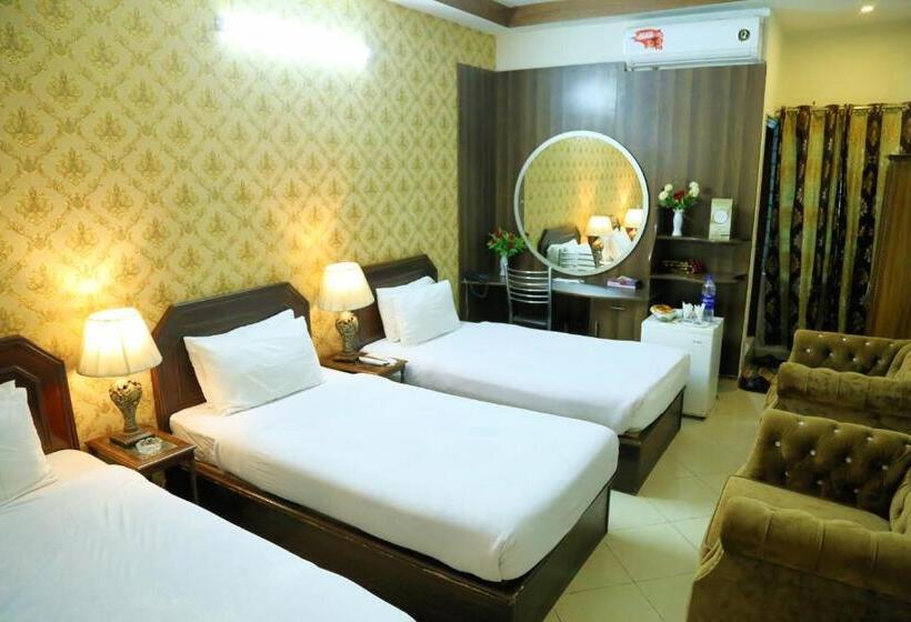 اتاق استاندارد سه نفره, Fiesta Inn  & Resorts Multan