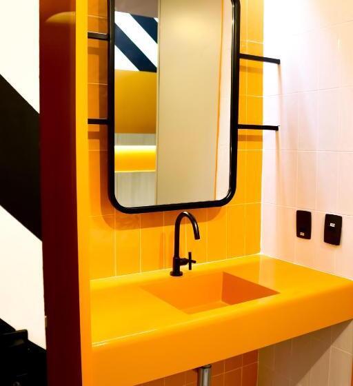 اتاق لوکس, Artsy Vitoria Hostel