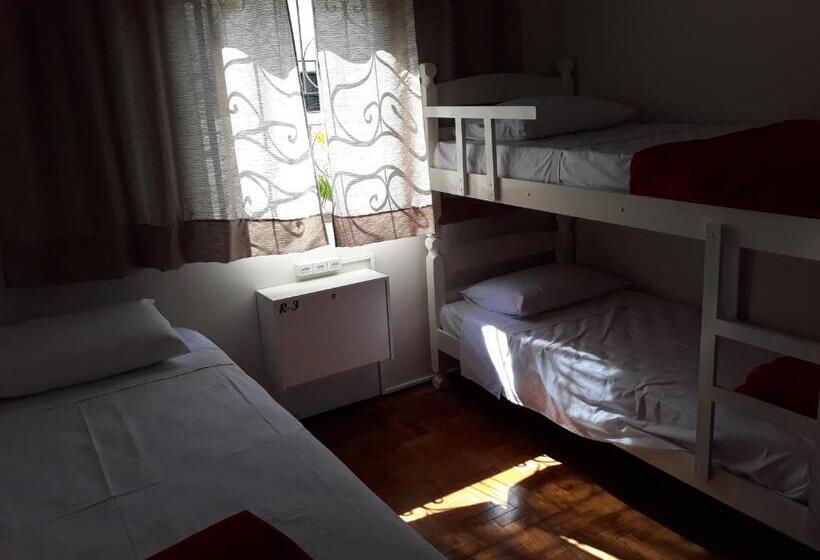 تختخواب در اتاق مشترک, Casa Beatles Hostel Bauru