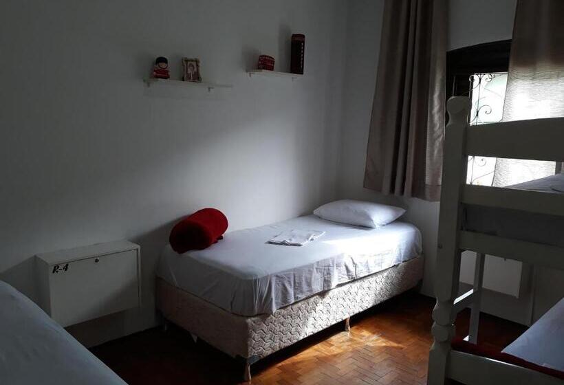 تختخواب در اتاق مشترک, Casa Beatles Hostel Bauru