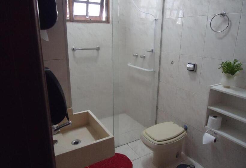اتاق استاندارد, Casa Beatles Hostel Bauru