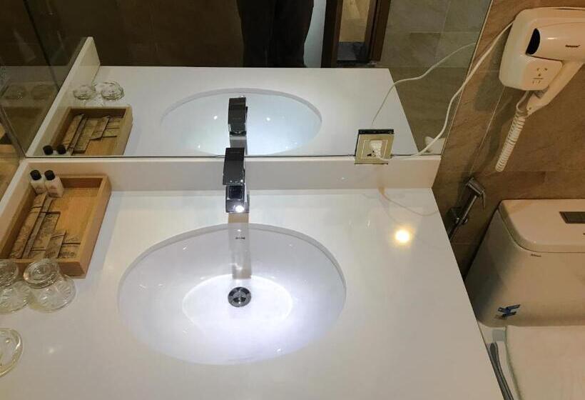 اتاق لوکس با تخت بزرگ, Animor Green Home Villa Danang