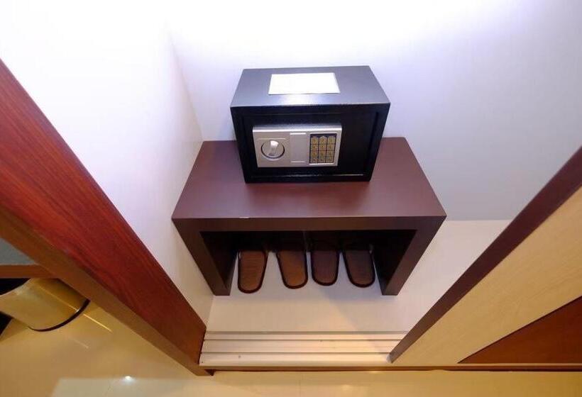 اتاق لوکس خانوادگی, Chokdee Place