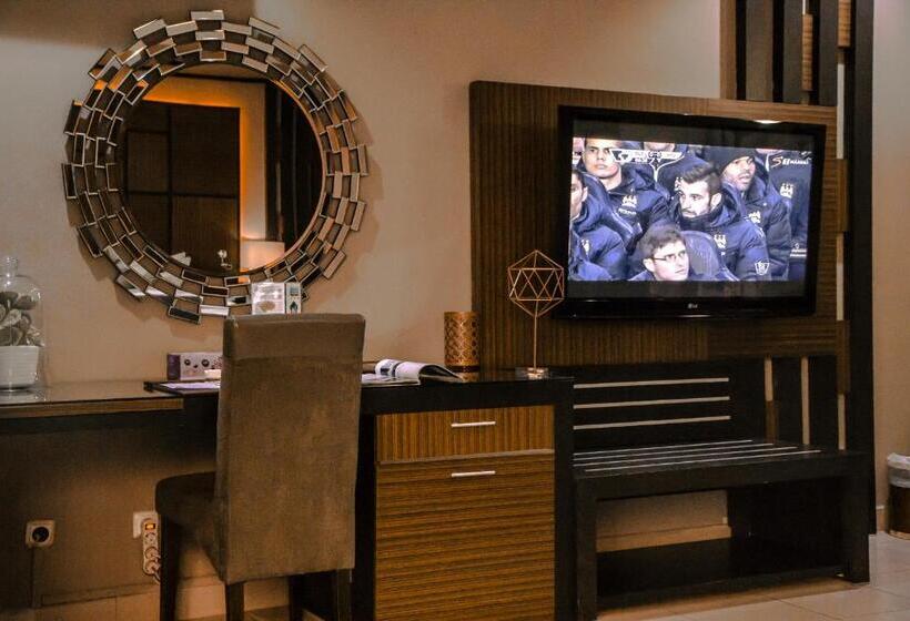 اتاق لوکس, Milenio