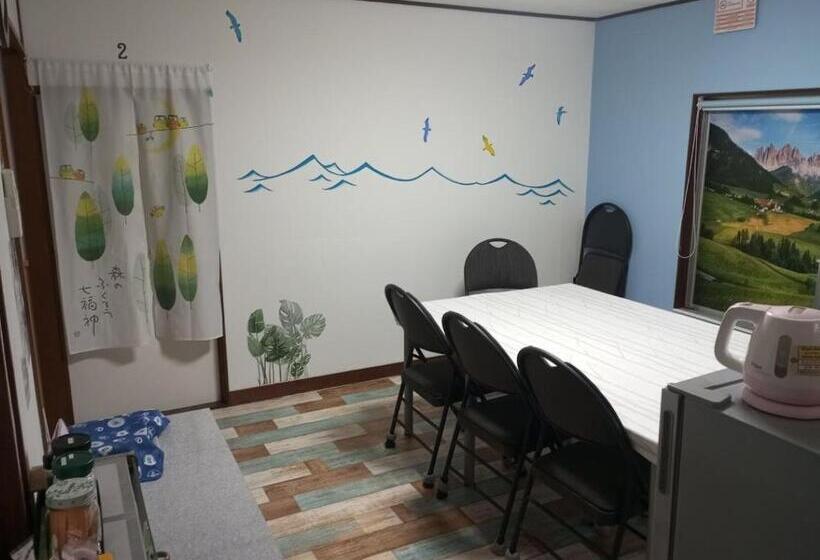 اتاق اکونومی, Mike S B&b Tokoname